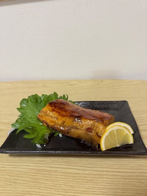 蒲焼にしたヒレナマズの鯰重イメージ